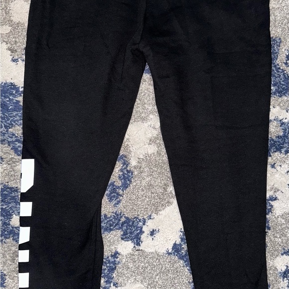 NWT- Victoria's Secret Everyday Lounge Fleece Jogger Sz Medium - Picture 2 of 6